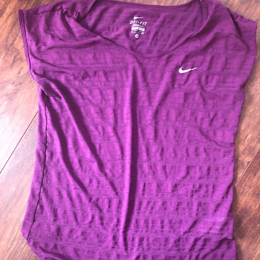 Nike dry fit light weight t-shirt